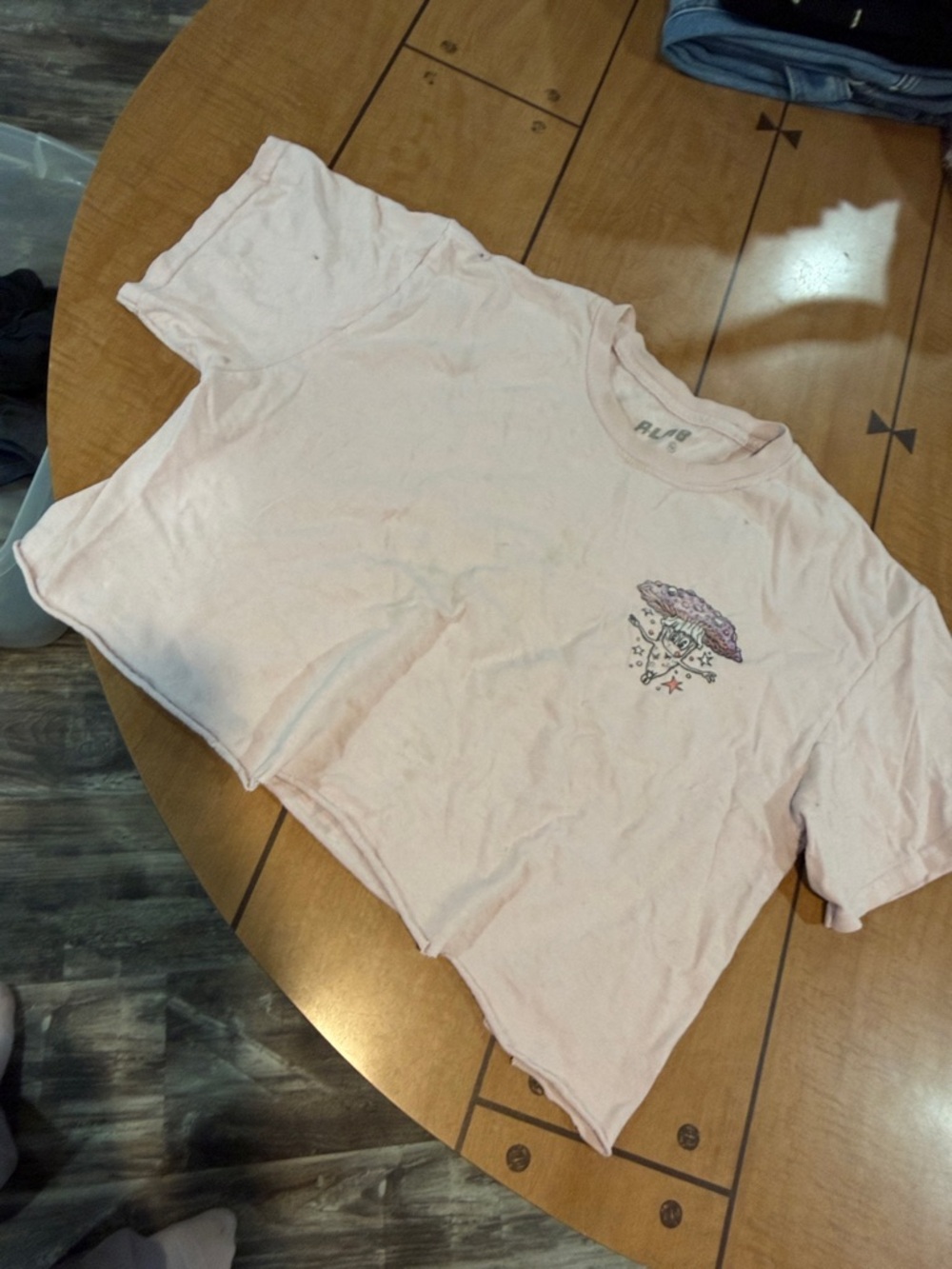 Light Pink Graphic Crop T‑Shirt with mushroom